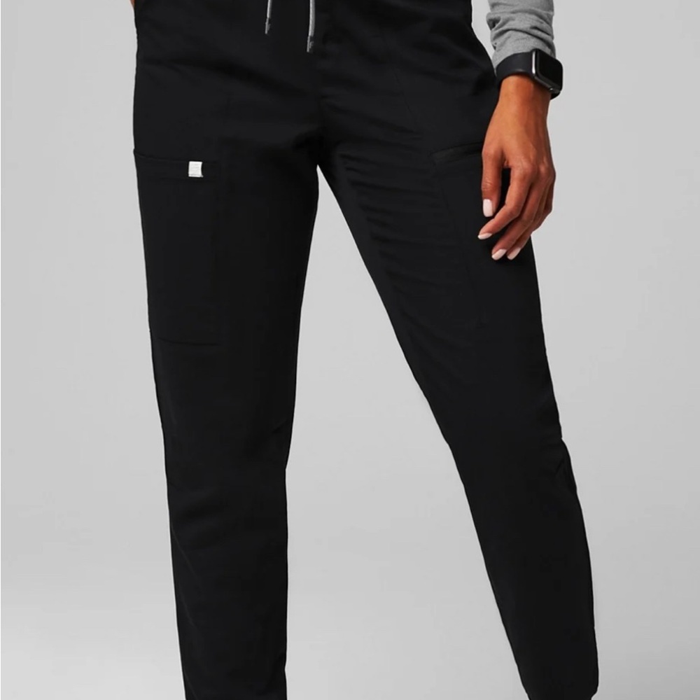 NWOT Fabletics High-Rise On-Call Scrub Jogger - size M